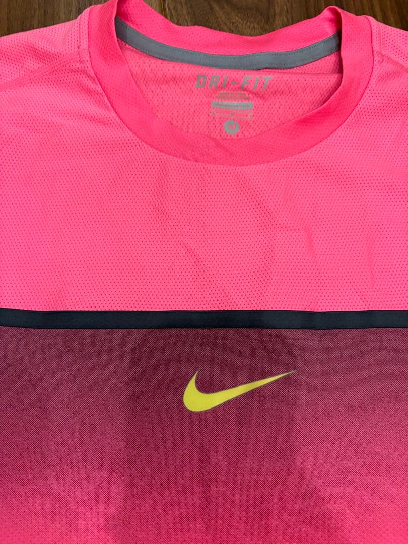 NIKE テニスウェア　ラファエル・ナダル着用モデル