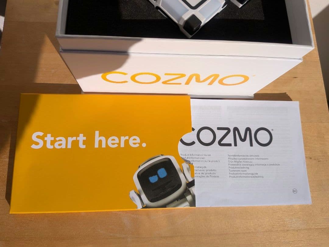 cozmo takara Tomy タカラトミーのロボット　　スマホやタブレット
