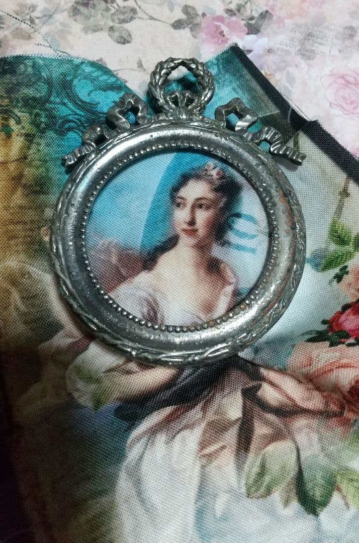 ❀フランスアンティーク　美しい リボントップ ミニ フォトフレーム♪布・カード付