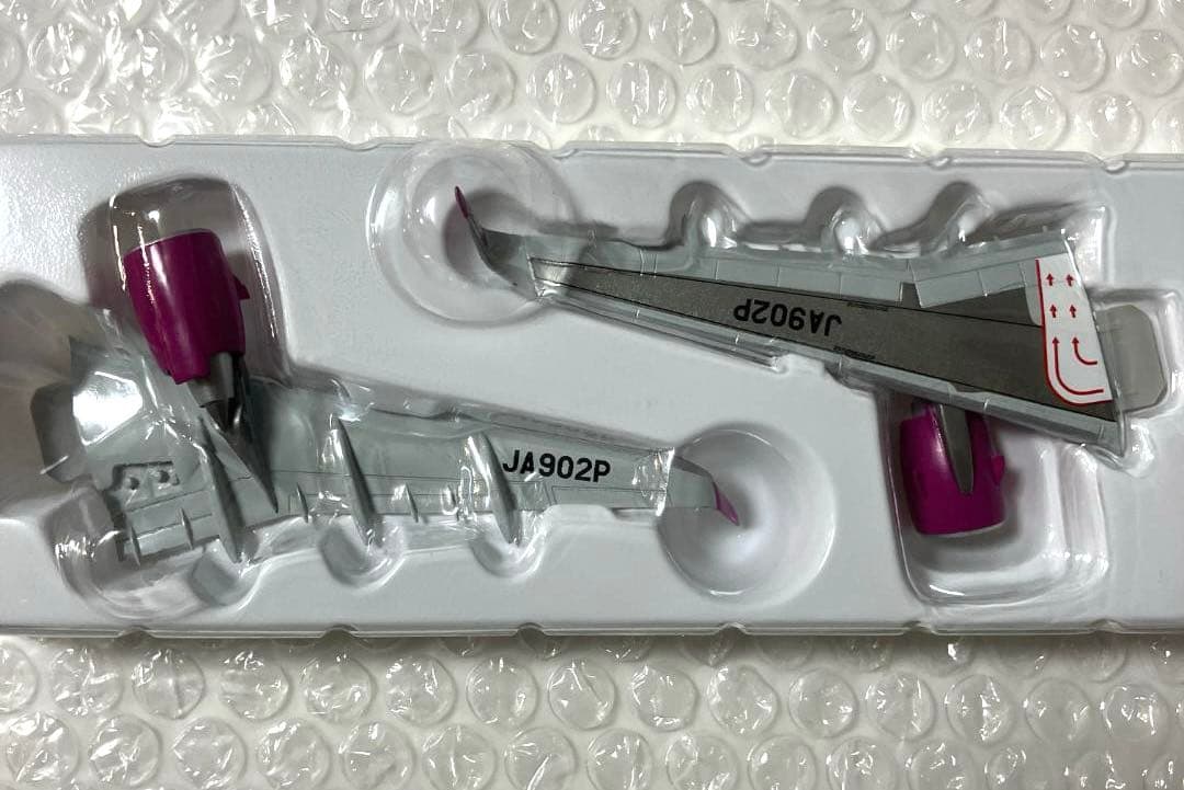 【新品】ピーチ エアバス A321LR モデルプレーン 1/200【匿名】