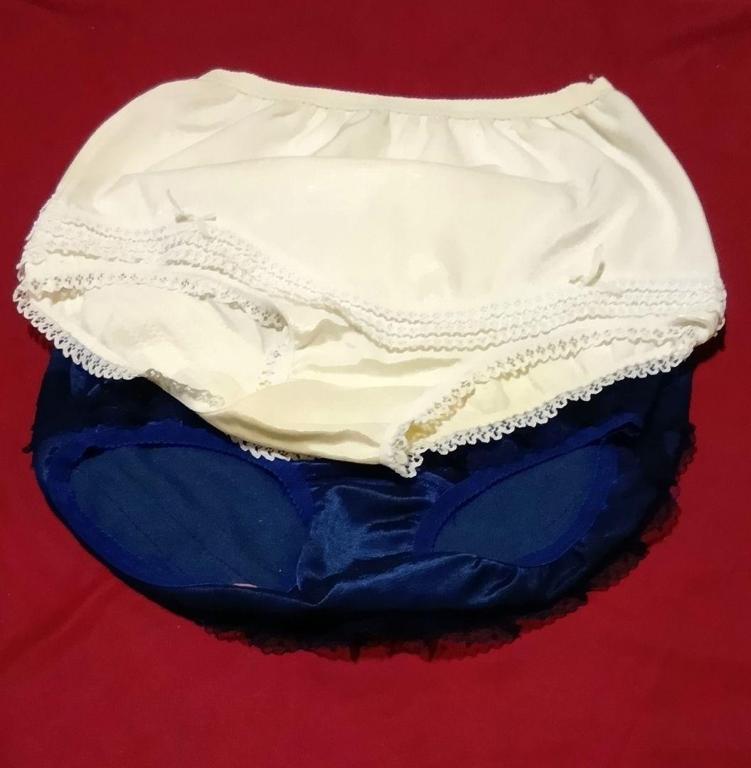 YONEX　アイボリー ショートフリルのアンダースコート