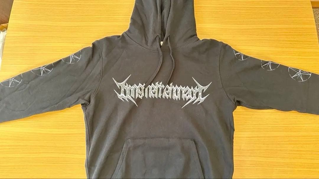 ●BMTH フード付きパーカー 黒ブラック　袖にロゴ　海外Lサイズ　未使用新品