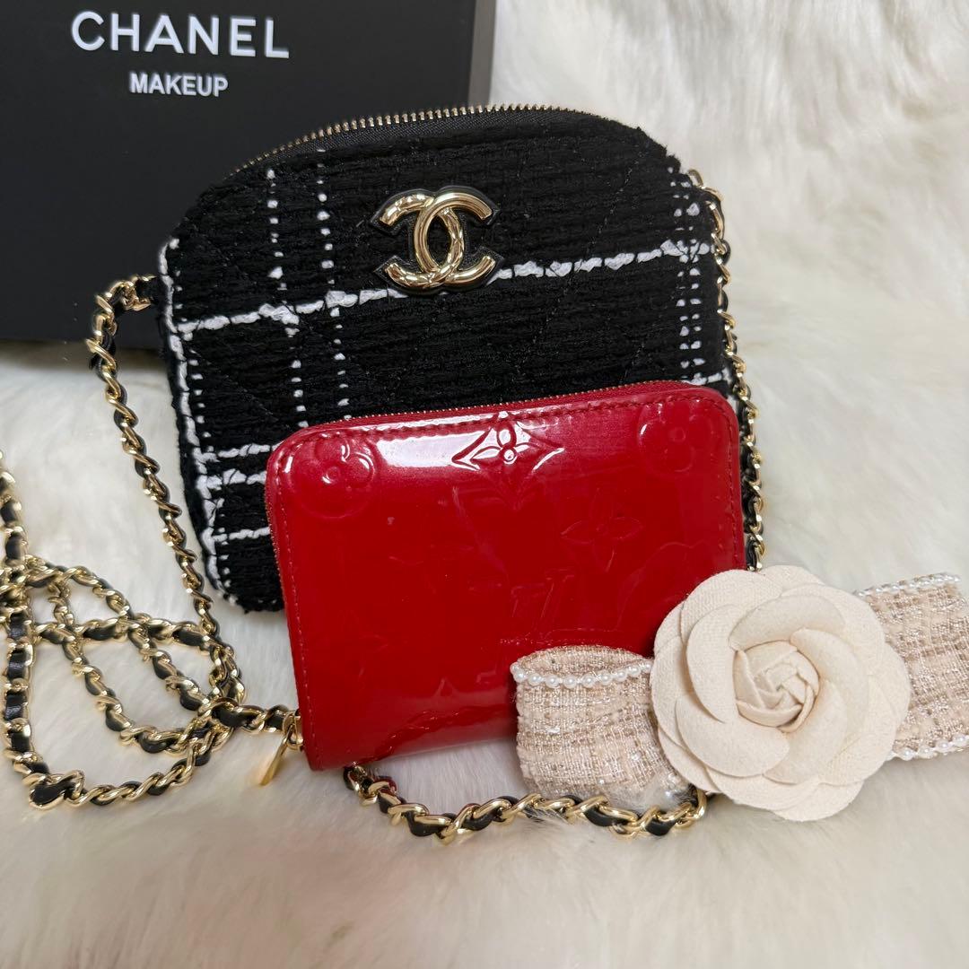 CHANEL ツイードショルダーバッグ ブラック/ホワイトノベルティ