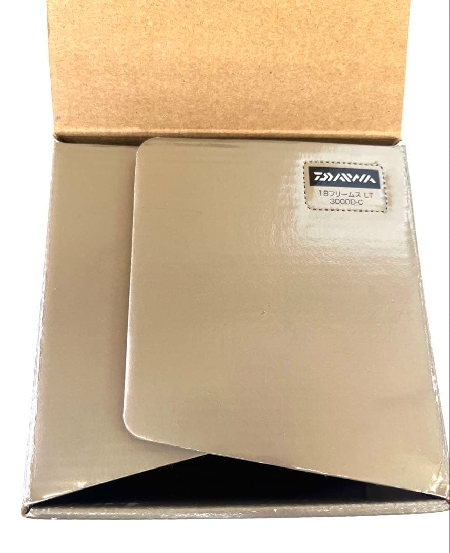 K707 DAIWA FREAMS LT 3000D-C リール 18フリームス