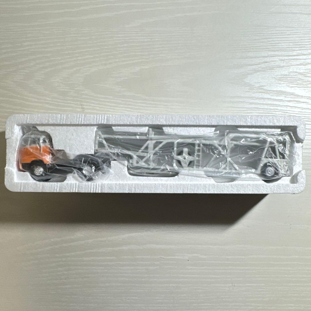 トミカリミテッドヴィンテージネオ　日野HE366 カートランスポーター