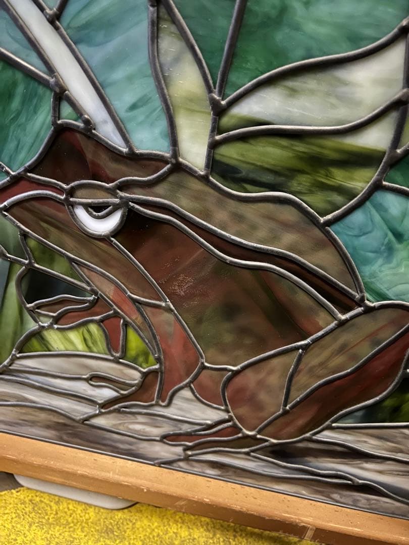 ステンドガラスのパネル葡萄ぶどう　カエル蛙
