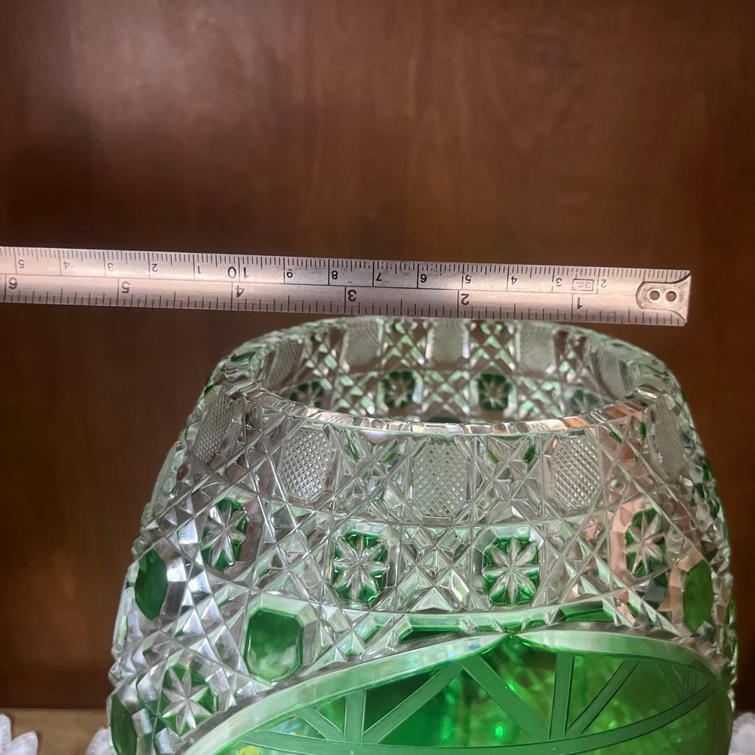 緑色切子　ガラス彫刻　花瓶　切子