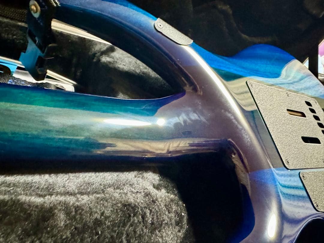 ギター EARNIE BALL MUSICMAN MAJESTY 7 BLUE HONU