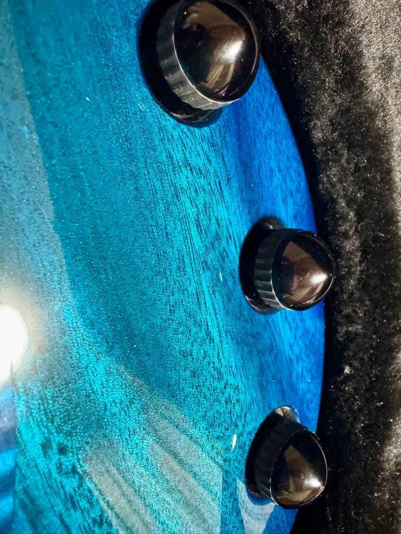 ギター EARNIE BALL MUSICMAN MAJESTY 7 BLUE HONU