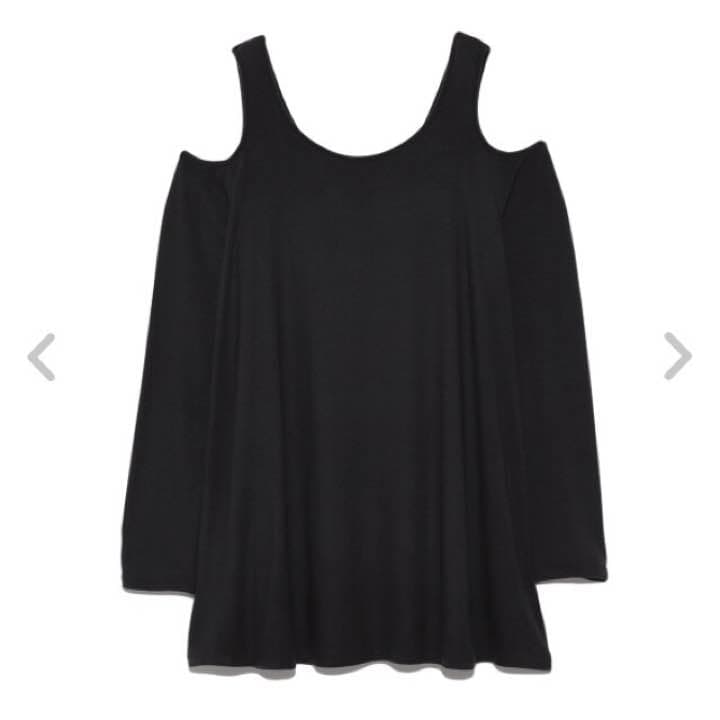 【新品未使用】emmi ヨガ オープンショルダートップス