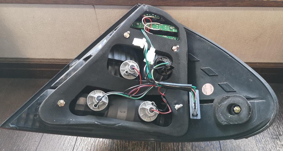 希望価格コメント欄へ　ベンツ　W211　Eクラスセダン　テールレンズASSY左右