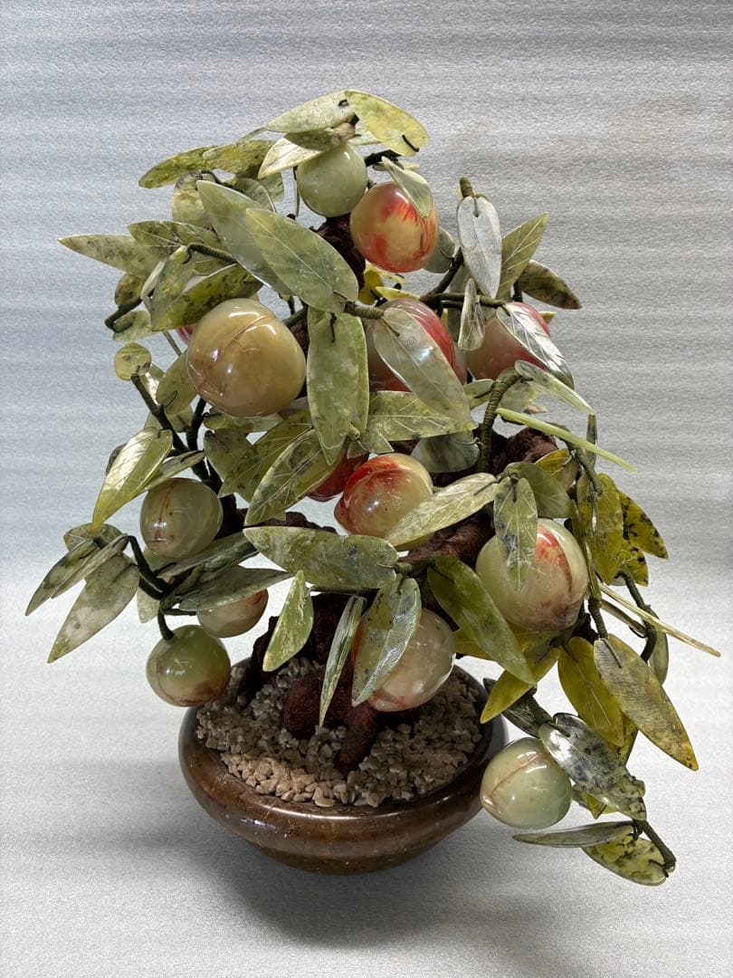 翡翠　桃　天然石　置物