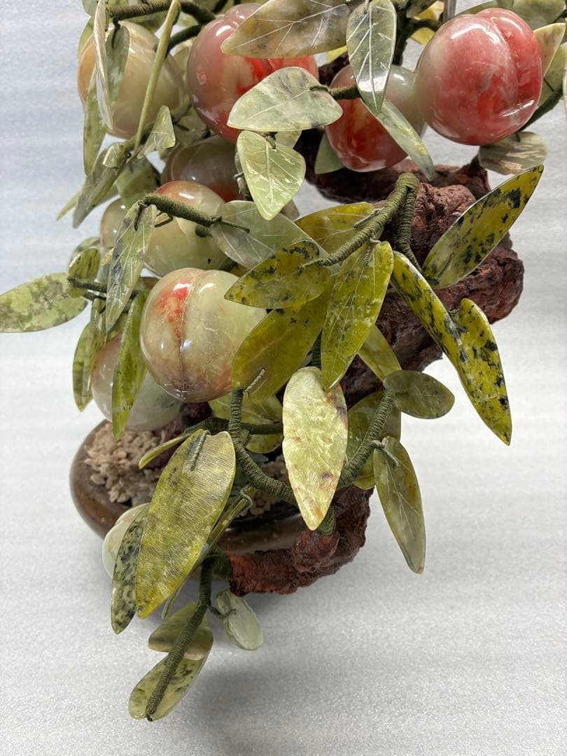 翡翠　桃　天然石　置物