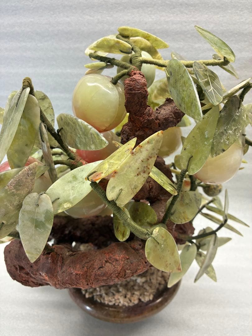 翡翠　桃　天然石　置物