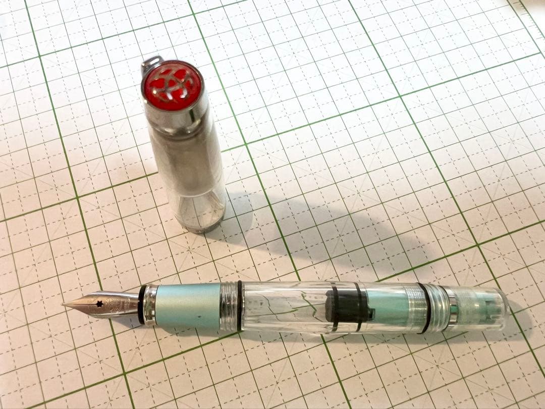 ニブ穴を星型にした ツイスビー ダイヤモンドミニ AL 細F 万年筆