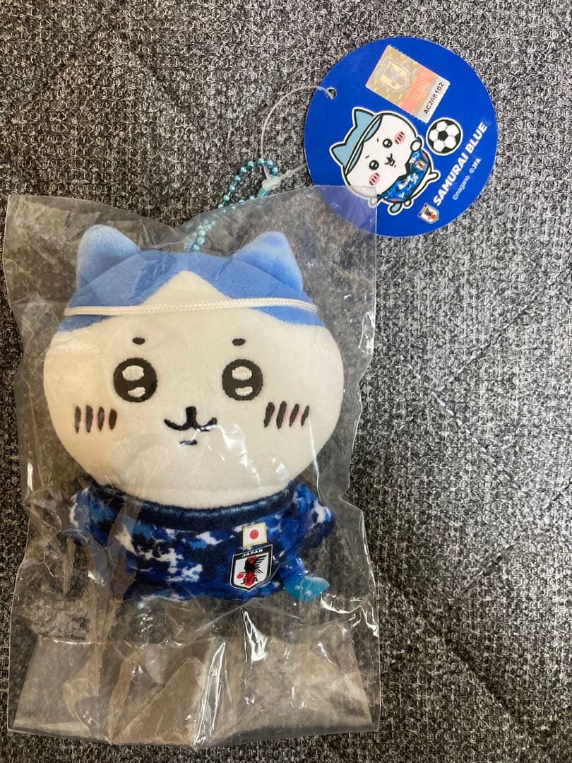 ちいかわ　ぷちミニマスコット(ハチワレ)サッカー日本代表yer