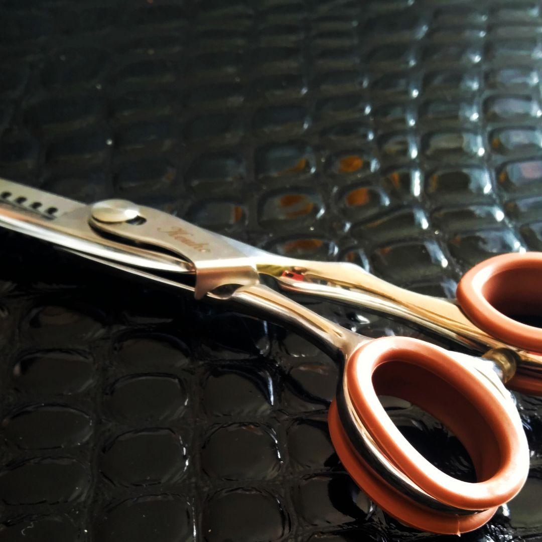 最高級の斬れ味☘　ハイクラス　トリミングシザー　7インチ　ハイパープレート仕様