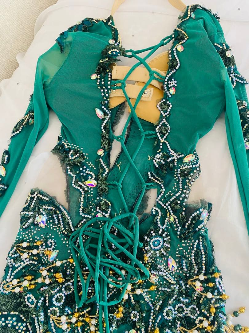 Eman zaki ワンピース　衣装　グリーン