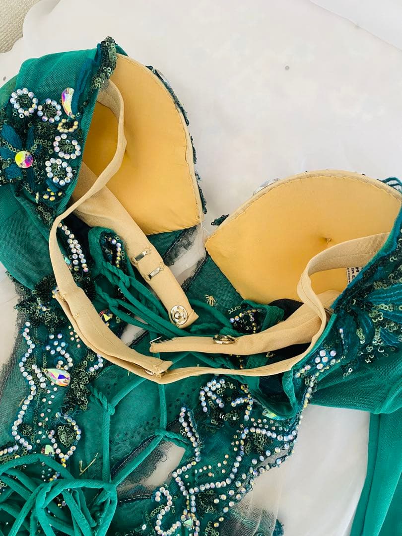 Eman zaki ワンピース　衣装　グリーン