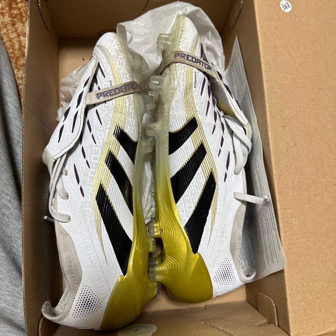 adidas Predator サッカーシューズ ホワイト/ブラック/ゴールド