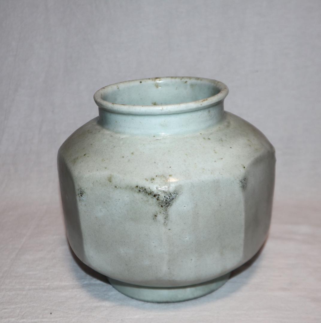 李朝白磁面取り壺