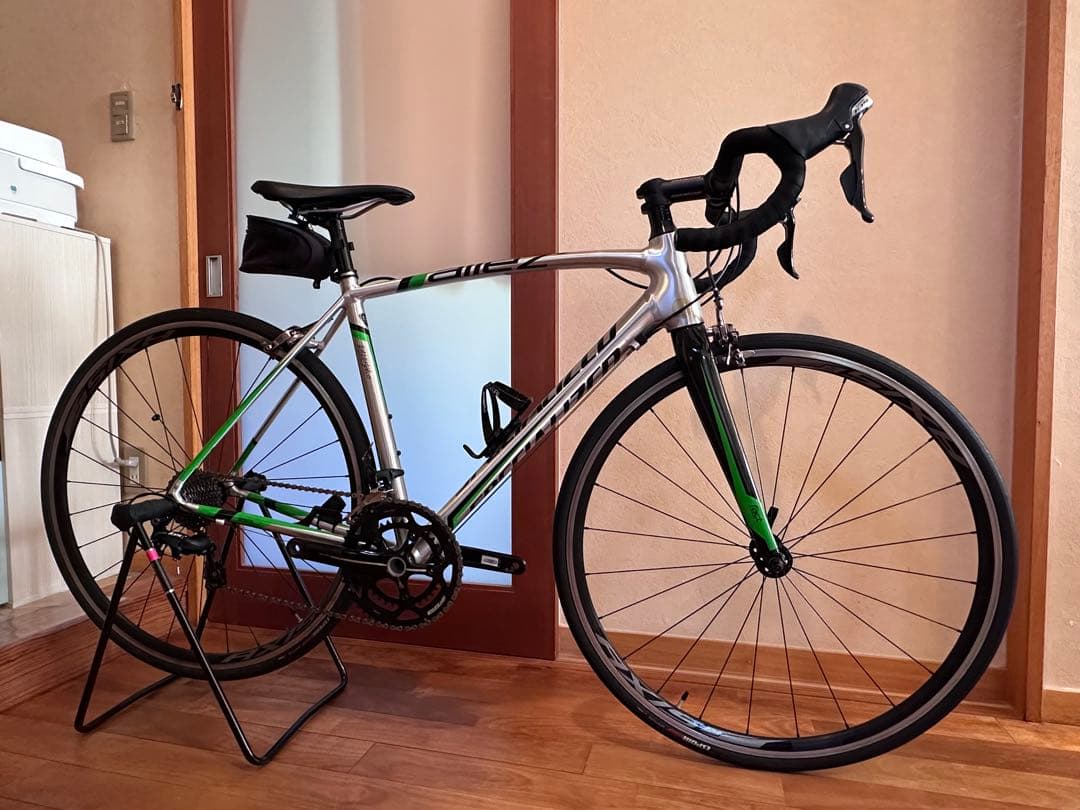 【送料込】サイコン&ロードバイク スペシャライズド シマノ105