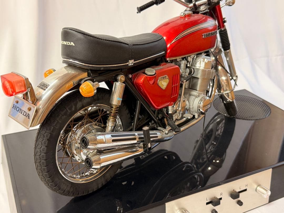 ホンダ CB750 赤色 模型