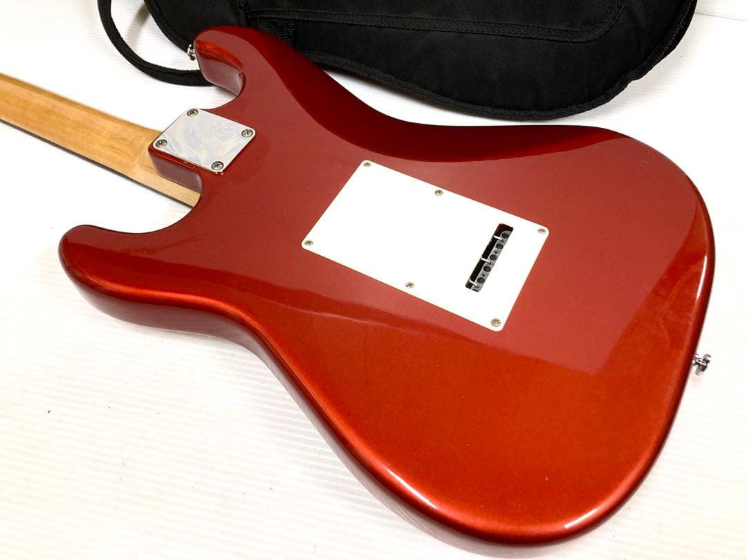 ◆BUSKER'S◆ストラト エレキギター BH1 CAR チューナー／ケース付