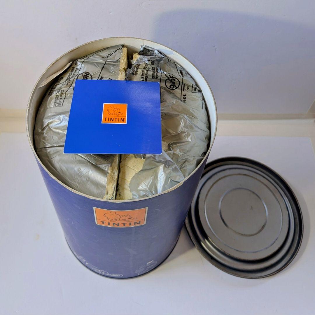 未使用〈タンタンの冒険レースカー＆スノーウィーフィギュア フランス製〉