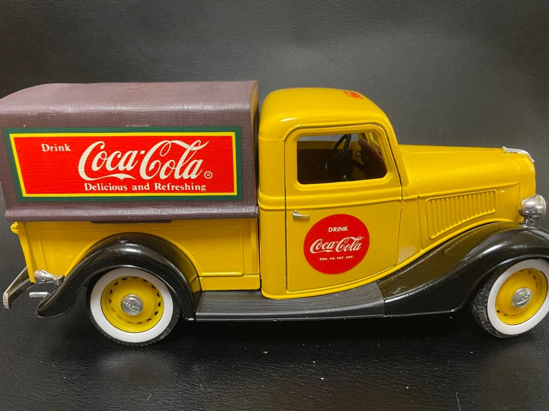 Coca-Cola  Ford V8 全長約23㎝　SOLIDO社　フランス製