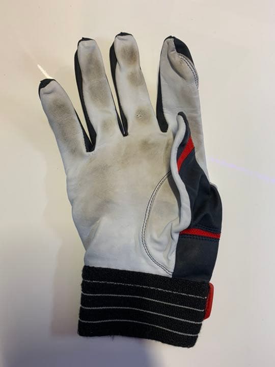 井端弘和選手実使用　バッティンググローブ