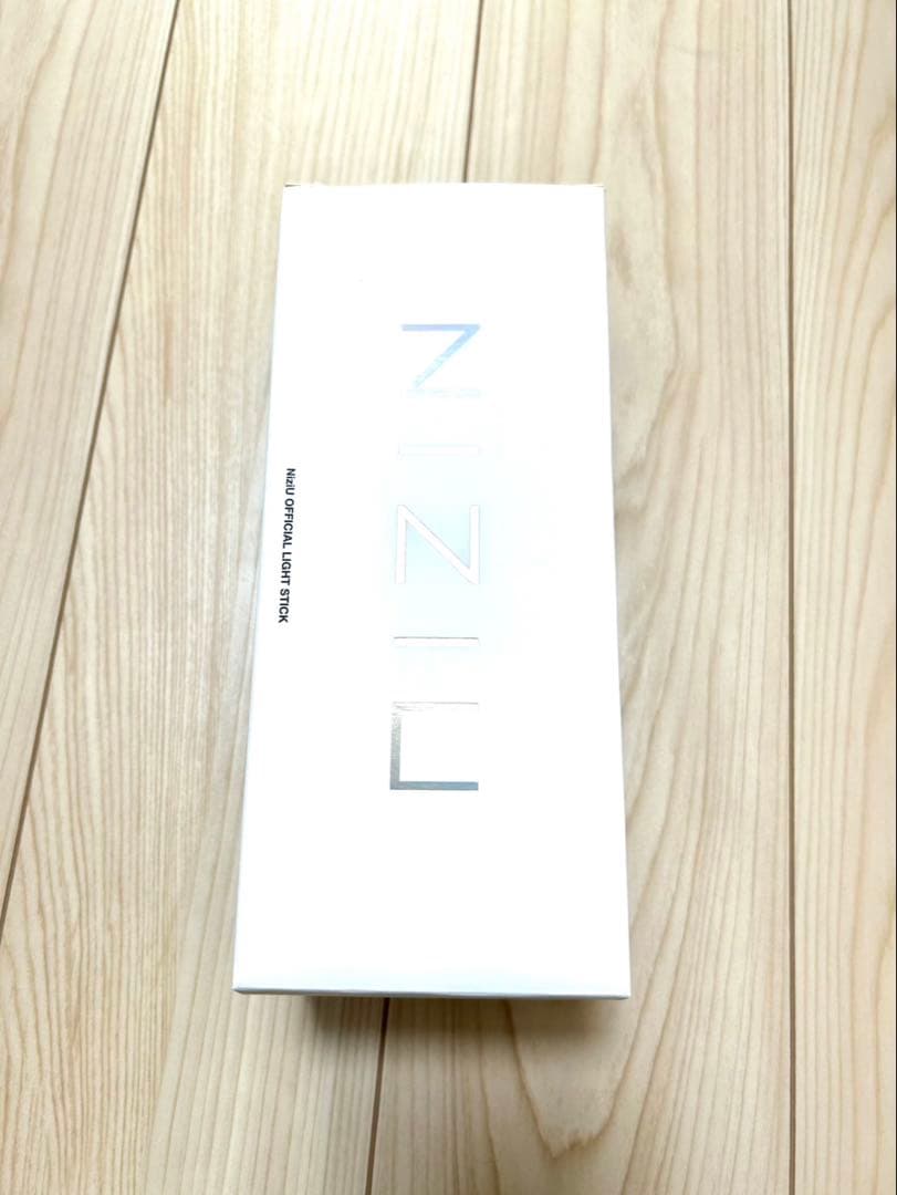 NiziU 公式ペンライト ストラップ付き