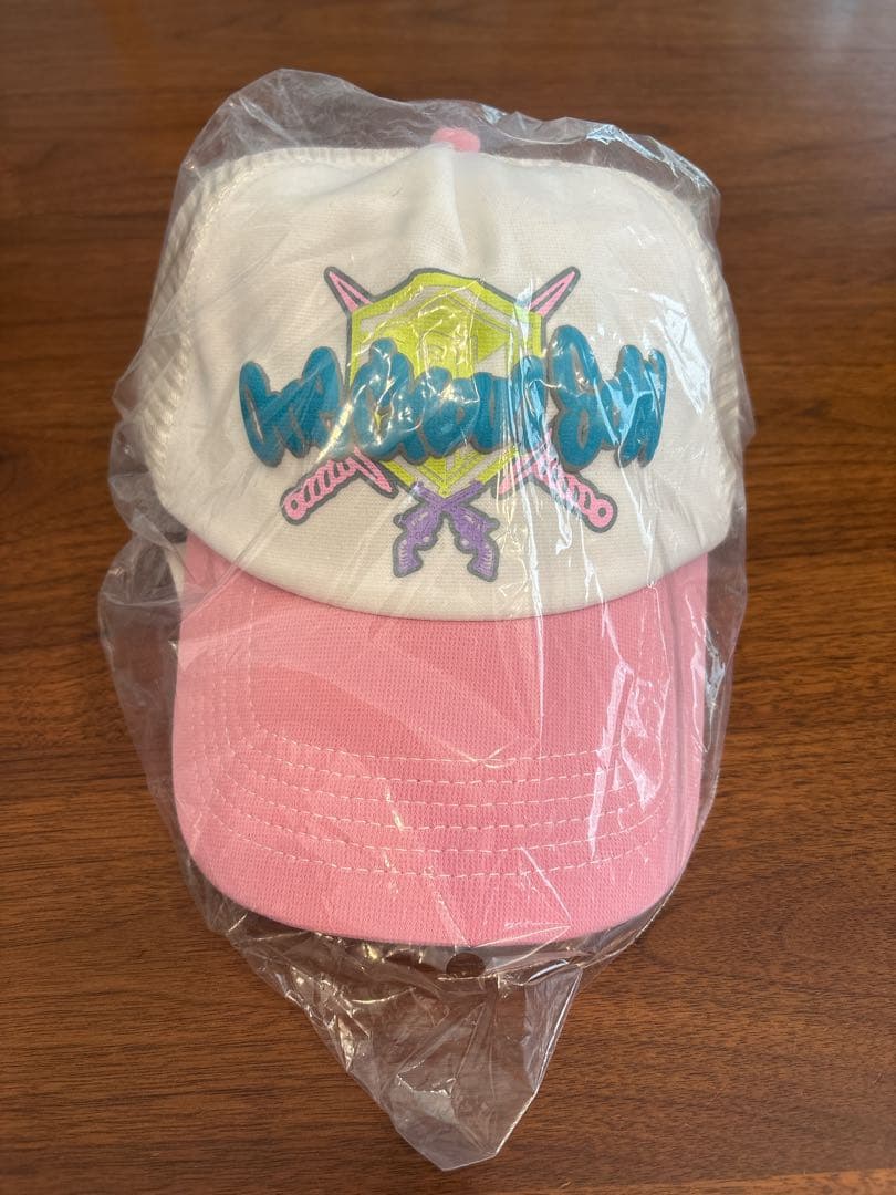 ワンチャンソーキャップ（ピンク）、ボストンチャーム（宮城&新潟）2個、銀テ1/2