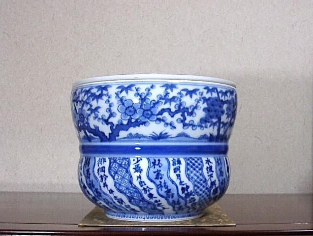 京焼・清水焼　大丸北峰（初代）作　祥瑞手 水指No2　青華松竹梅図　無傷　共箱。