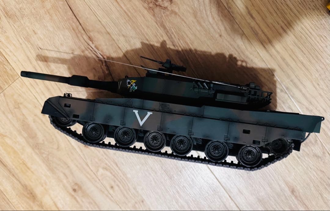 東京マルイ バトルタンク RC 90式戦車1/24.迷彩ラジコン戦車