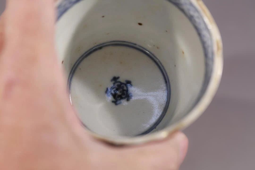 625　古伊万里色絵染付描分〇窓絵文様蕎麦猪口　無傷　幕末　珍図