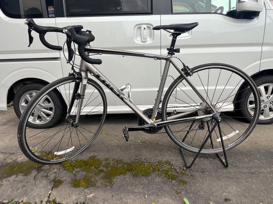 TREK アルミロードバイク サイコン付き