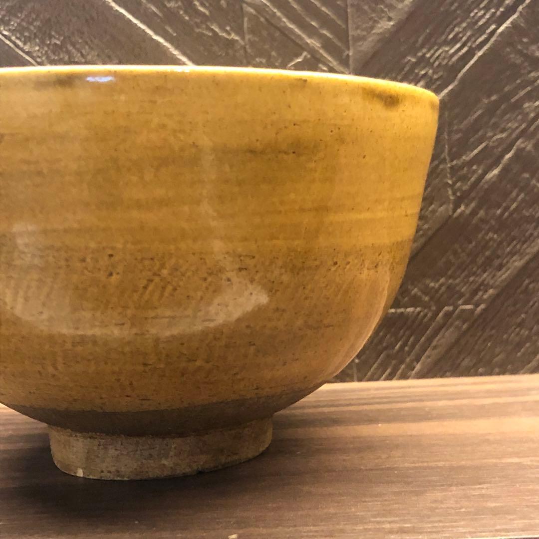 美しい古美術◾️蔵からかなり古そうな深い色合いの美しい抹茶茶碗が出て来ました。