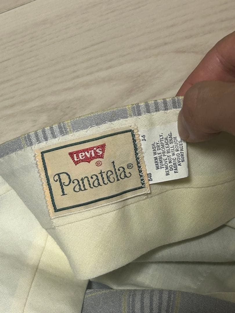 LEVI’S PANATELA チェックフレアパンツ