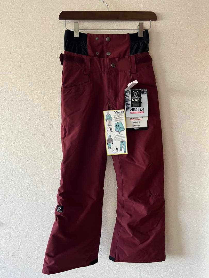 NIKITA スノーボードウェア/子供用 サイズ140/ 新品未使用