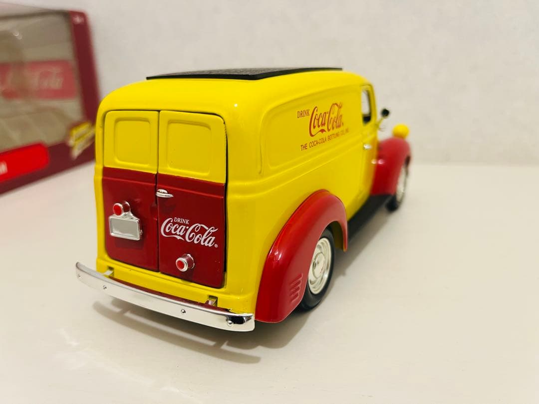 コカコーラ1940年代配達車 ミニカー1:24 &1:34 2台セット
