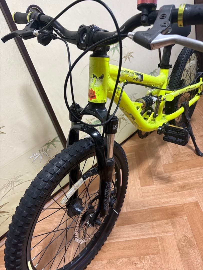 R*n様 【引取限定】蛍光イエロー 20インチ キッズバイク