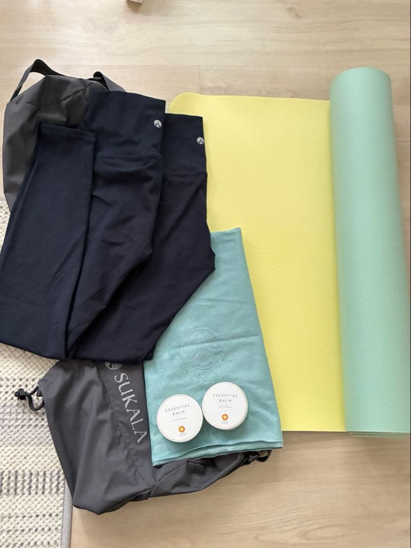ヨガマット、ラグ、マットバッグ、 ボトムスS×2、バーム×2
