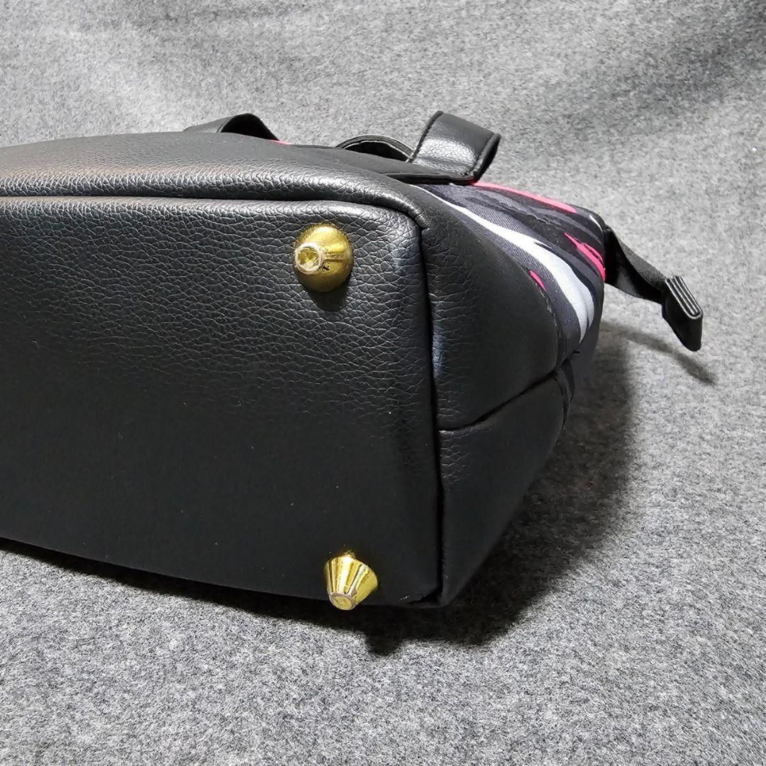 【V12】人気PVCレザー カモフラ柄×ロゴプレート カートバッグ 黒