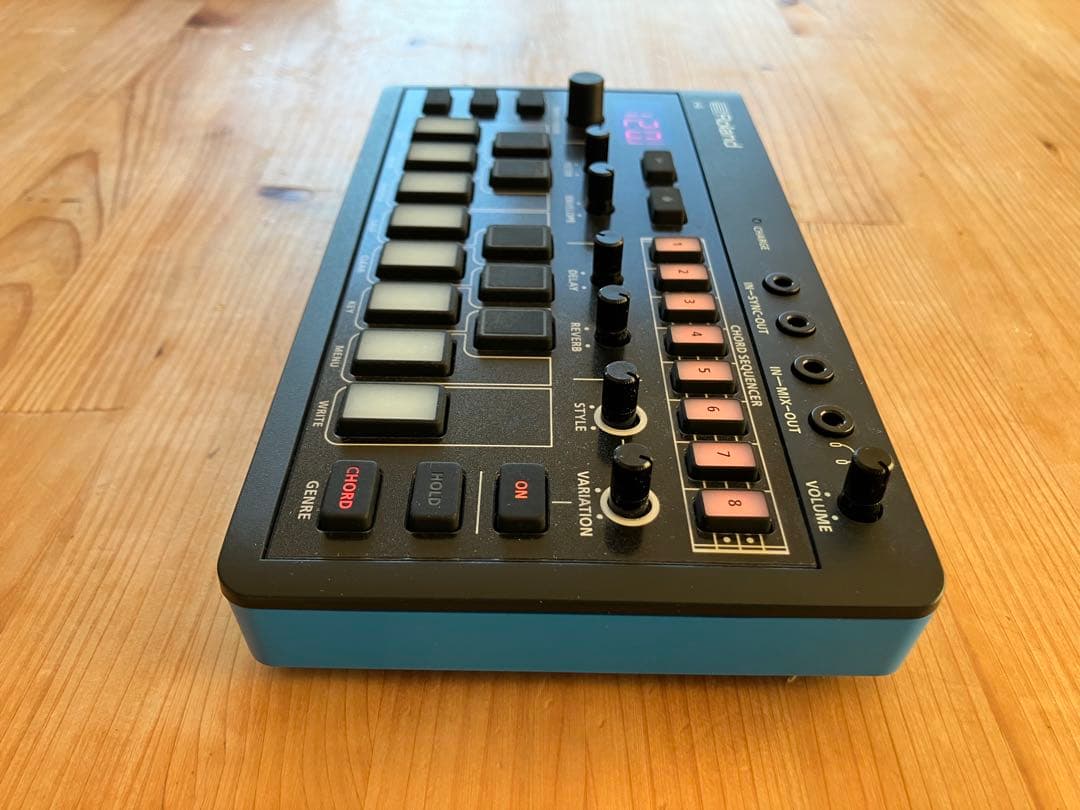 Roland J-6 シンセサイザー