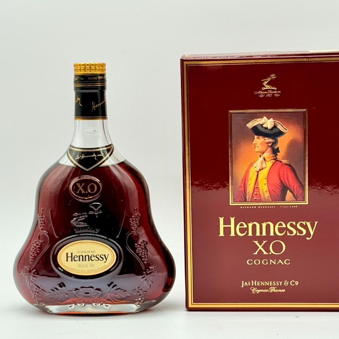 ⑪Hennessy XO コニャック 金キャップ 箱付