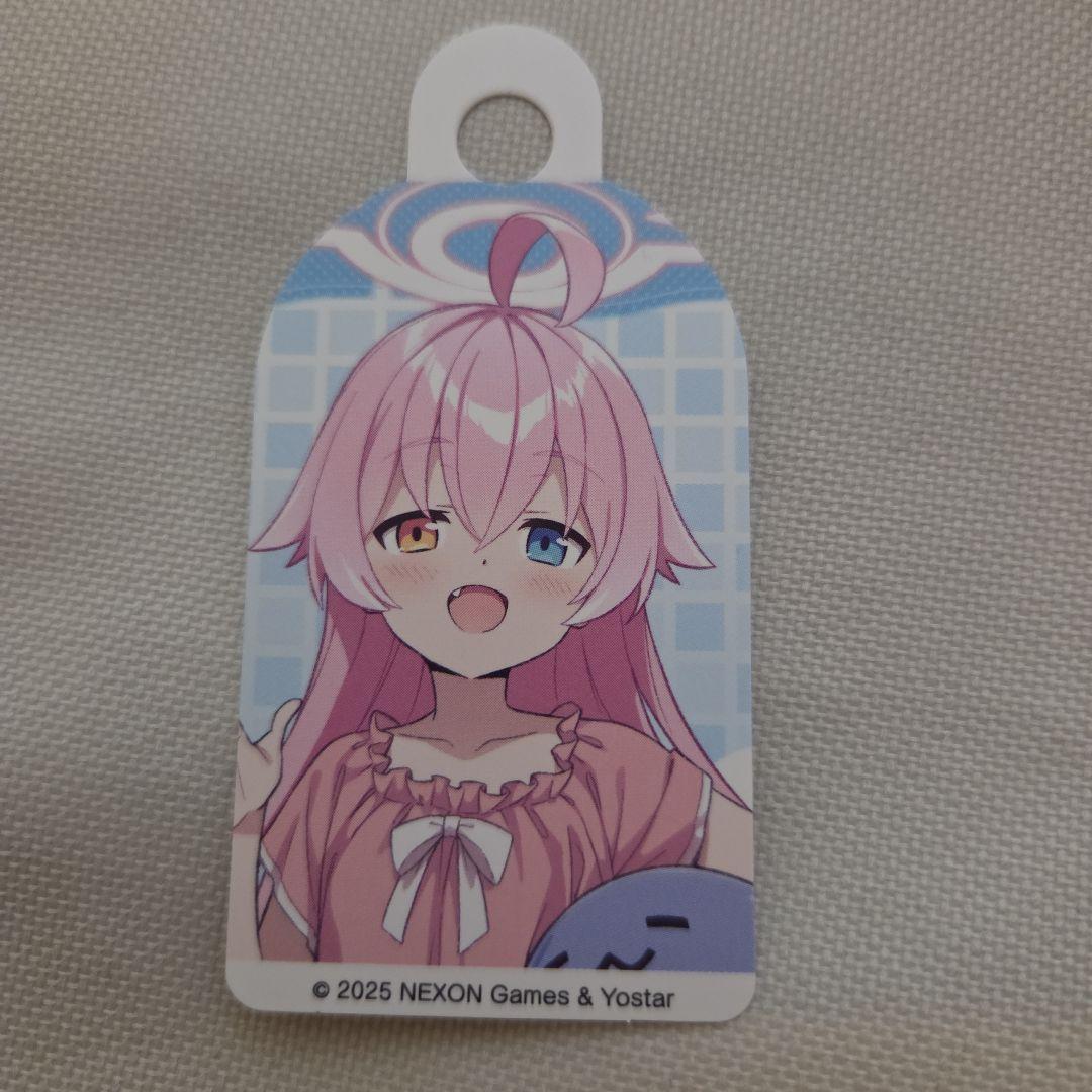 ブルーアーカイブ　小鳥遊ホシノ　特大タペストリー