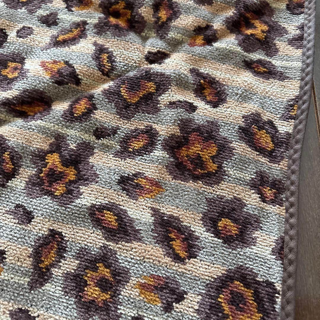 未使用　FEILER バスタオル　レオパード　フェイラー　豹柄　花柄　ブラウン系