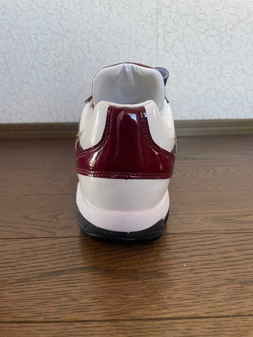 ミズノ限定　ベルト式アップシューズ　白×エンジ×金　右投げ用P革付き27.0cm