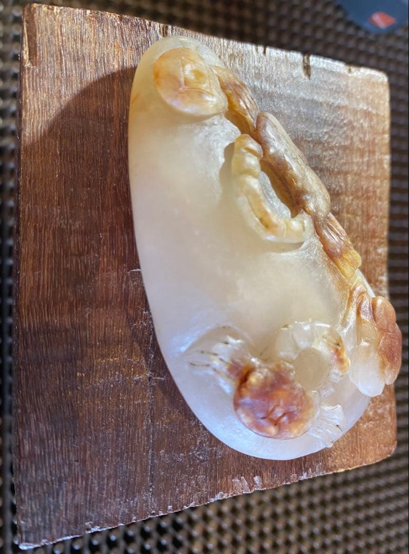 古和田玉　蟹と子孫・銭　吉祥彫刻　細密細工 天然素材　ヴィンテージレア 台湾茶器